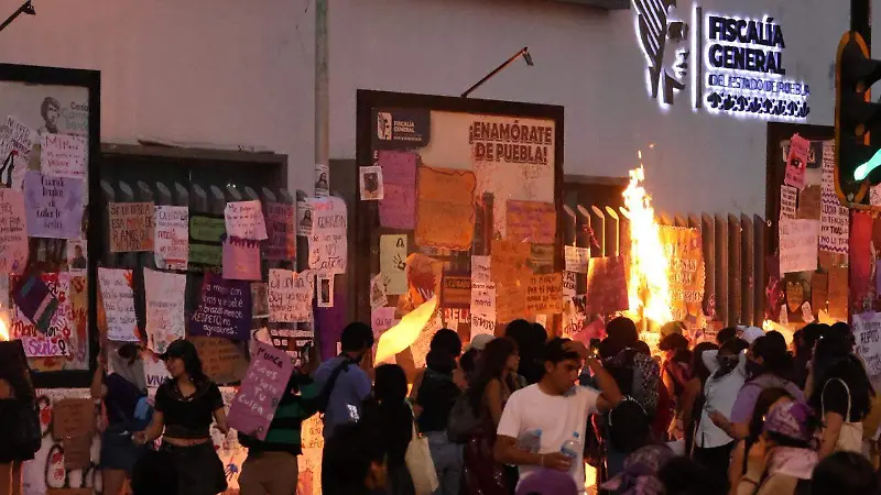 Marcha por el Día Internacional de la Mujer en Puebla